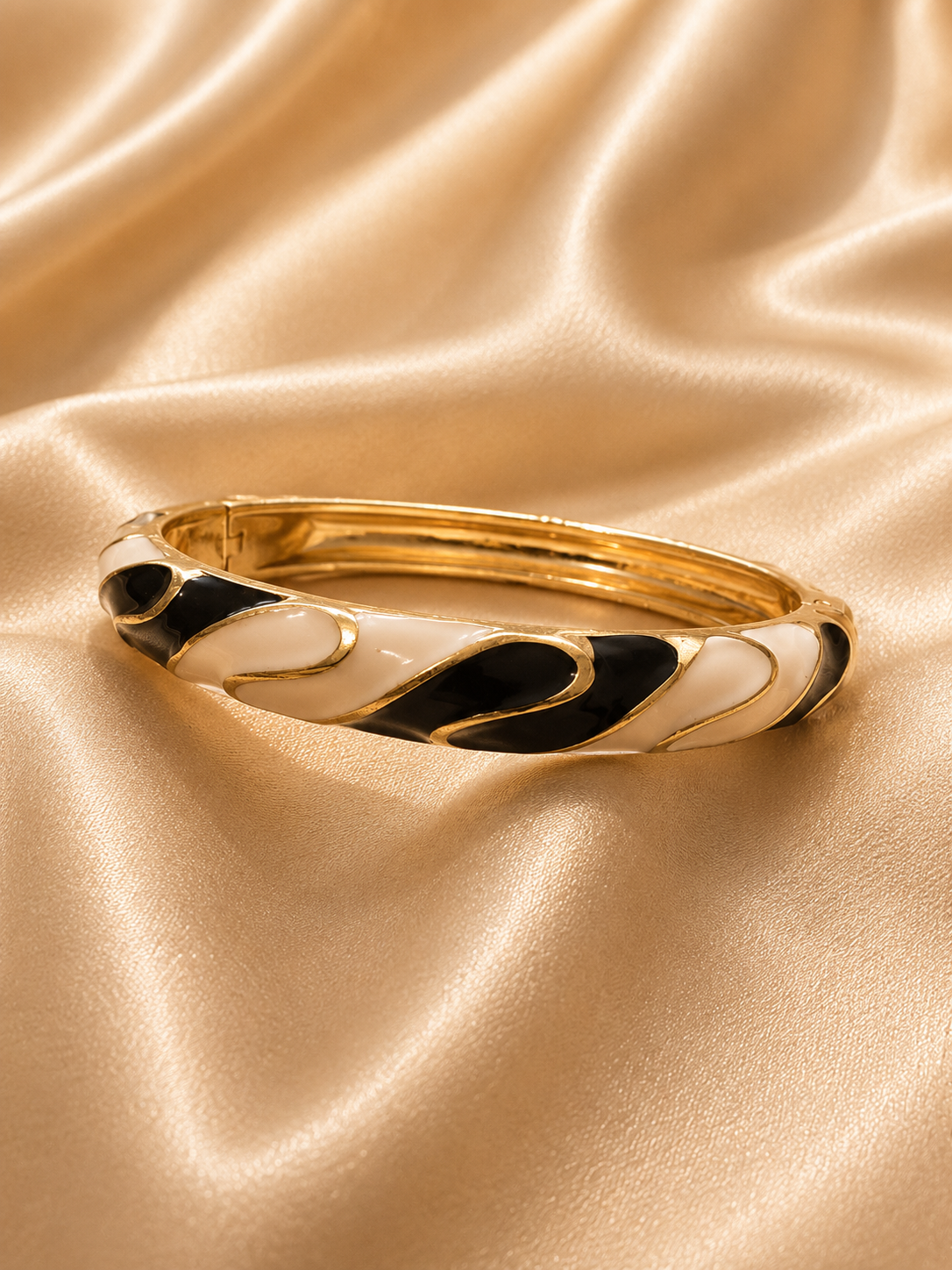 Classic Waves Bangle