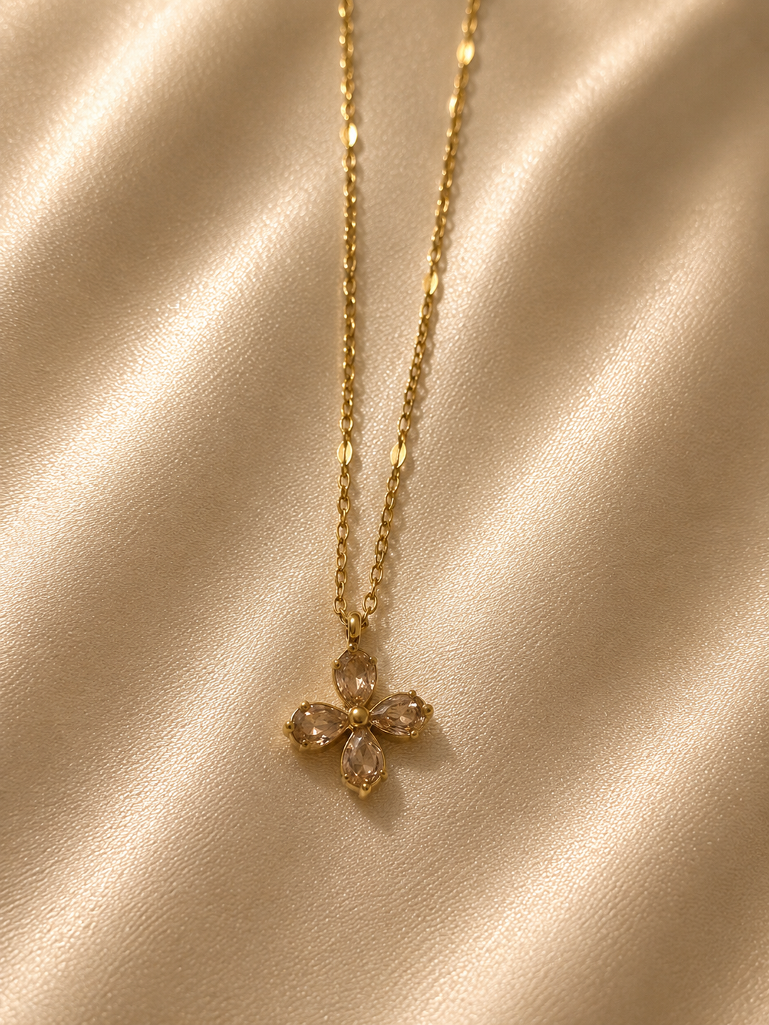 Dainty Flower Necklace